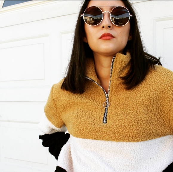 🚨END OF SUMMER SALE// Fluffy Yellow Pullover - Picture 3 of 7